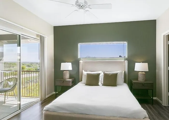 Landing Modern With Amazing Amenities *