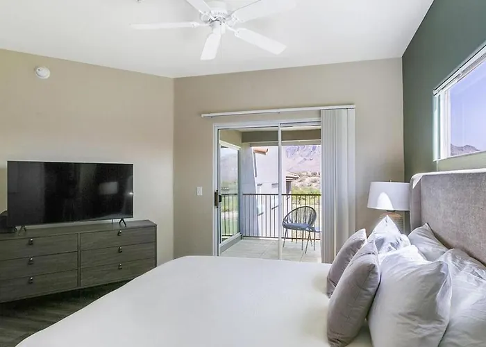 Apartment Landing Modern With Amazing Amenities